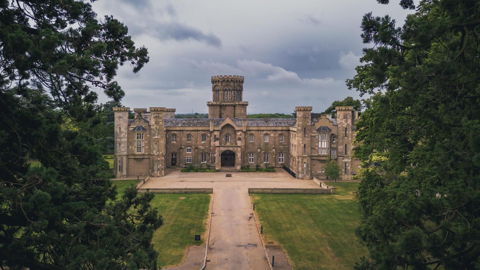 Hotel Studley Castle Extérieur photo