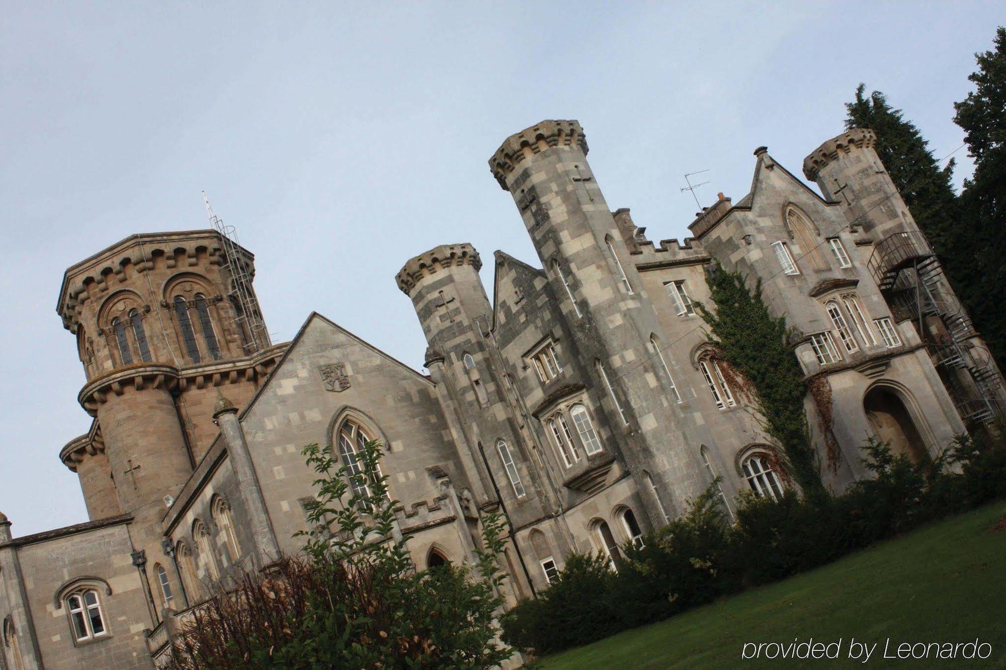 Hotel Studley Castle Extérieur photo